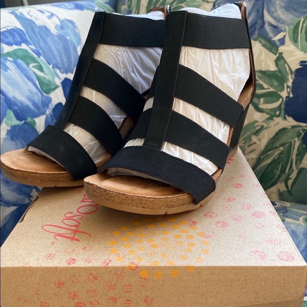 Euro soft wedge sandals